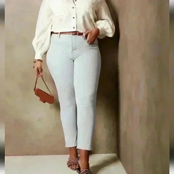 Banana Republic Slim Jeans - Picture 1 of 8